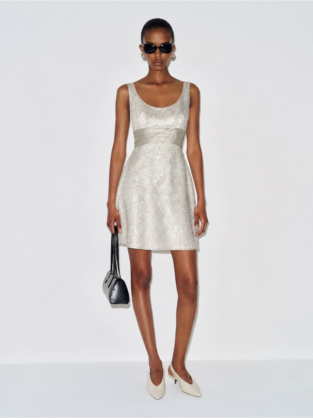 Badgley Mischka Sleeveless Metallic Silver Dress